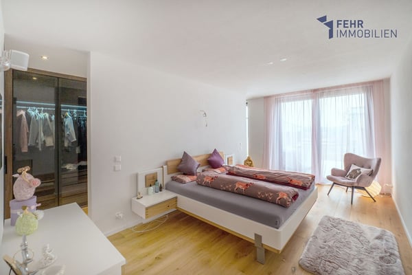 Fehr Immobilien - Top modernes, neuwertiges 6.5-Zi.-Einfamilienhaus 9