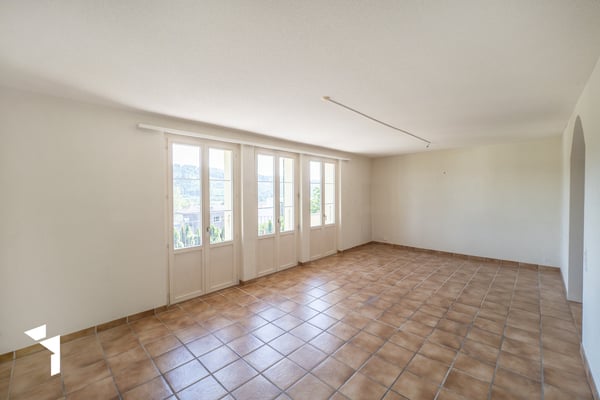 Fehr Immobilien - Sonnig gelegenes 5.5-Zi.-Einfamilienhaus 5