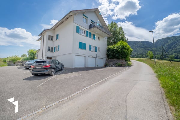 Fehr Immobilien - Komfortable 7.5-Zi.-Wohnung an idyllischer Lage 12