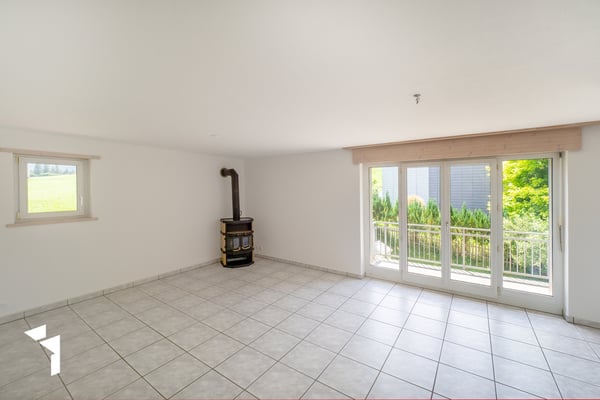 Fehr Immobilien - Komfortable 7.5-Zi.-Wohnung an idyllischer Lage 2