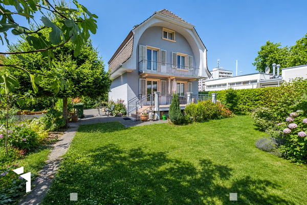 Fehr Immobilien - Top gepflegtes 5.5-Zimmer-EFH an zentraler Lage 1