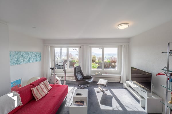 Fehr Immobilien - 5.5-Zi.-Terrassenhaus mit herrlicher Aussicht 8