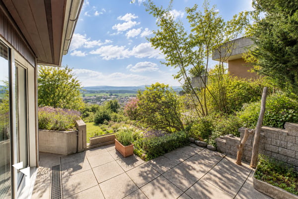 Fehr Immobilien - 5.5-Zi.-Terrassenhaus mit herrlicher Aussicht 10