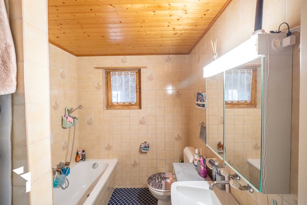 Idyllisch gelegenes Zwei-Generationen-Haus 6