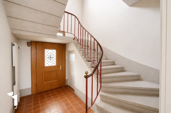 Grosszügige 7.5-Zimmer-Villa mit Panoramasicht 9