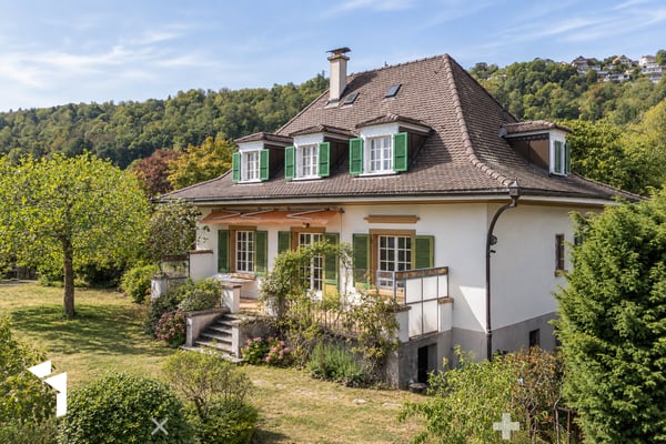 Grosszügige 7.5-Zimmer-Villa mit Panoramasicht 1