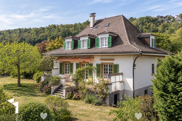 Grosszügige 4.5-Zimmer-Villa mit Panoramasicht 1