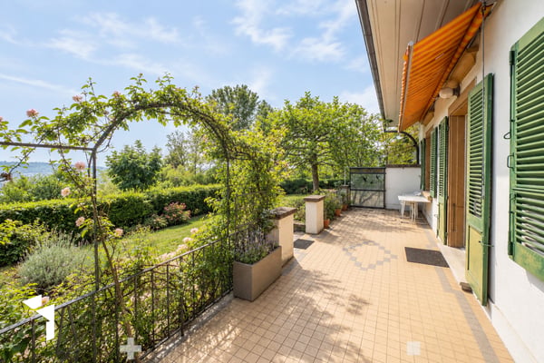 Grosszügige 7.5-Zimmer-Villa mit Panoramasicht 2