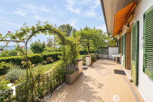 Fehr Immobilien - Grosszügige 7.5-Zimmer-Villa mit Panoramasicht 2