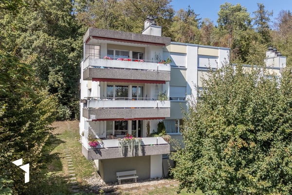 Ruhig gelegene 2.5-Zimmer-Wohnung am Waldrand 12