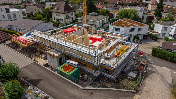 WOHNGENUSS AN ERHÖHTER LAGE  Neues 5 ½ Zi-DEFHs (B) in Wohlen