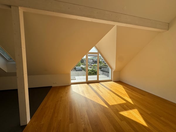 Charmante 4.5-Zimmer-Dachwohnung in Berg TG – Modern, ruhig und familienfreundlich