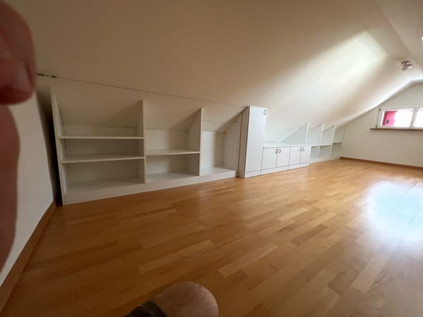 Haus-im-Haus-Feeling: Grosszügige 4-Zimmer-Maisonette-Wohnung in Binningen 6