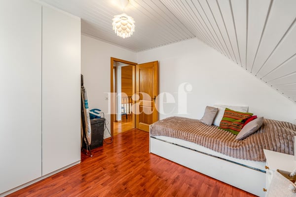 Maison individuelle de 5.5 pièces avec piscine à vendre à Neyruz 11