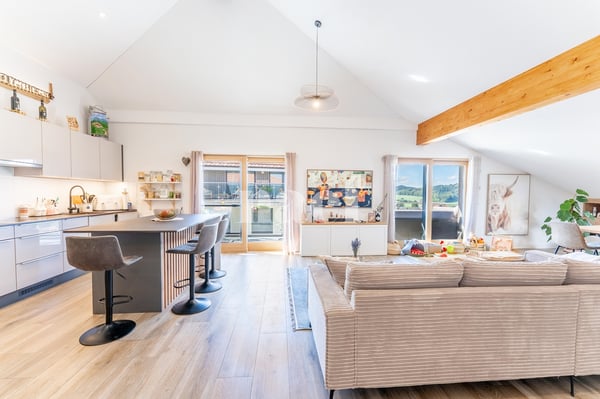 Spacieux appartement de 4.5 pièces en attique avec balcon à vendre à Prez-vers-Siviriez