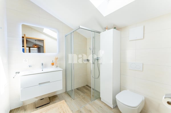Spacieux appartement de 4.5 pièces en attique avec balcon à vendre à Prez-vers-Siviriez 8