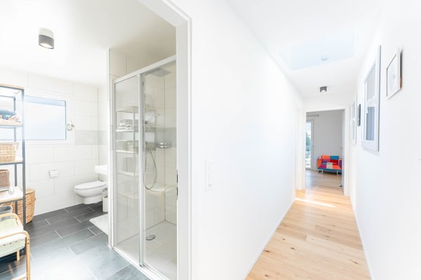 Villa jumelée de 4.5 pièces avec terrasse et balcons à vendre à Vuadens 7