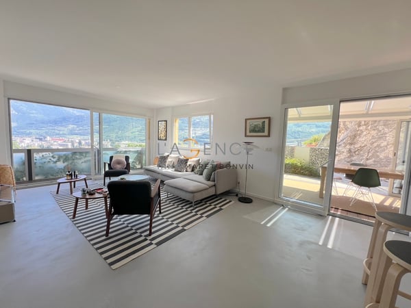 APPARTEMENT 3,5 PCES AVEC VERANDA ET VUE SUR LES CHATEAUX - GRAVELONE 2