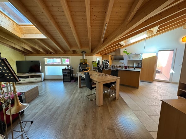 Attique de 4.5 pièces avec loggia 1