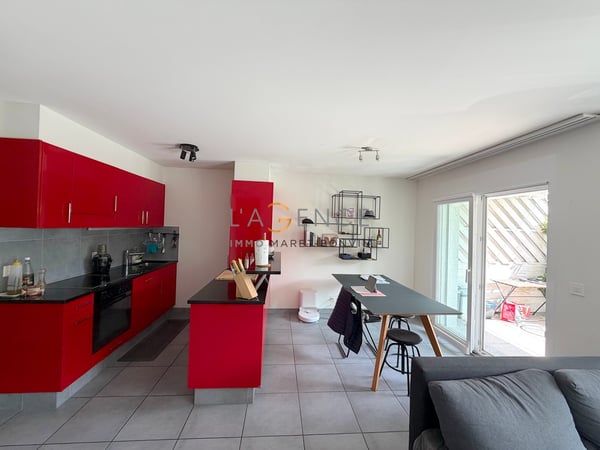 APPARTEMENT 2.5 PCES AVEC TERRASSE ET JARDIN PRIVATIF-SION 2