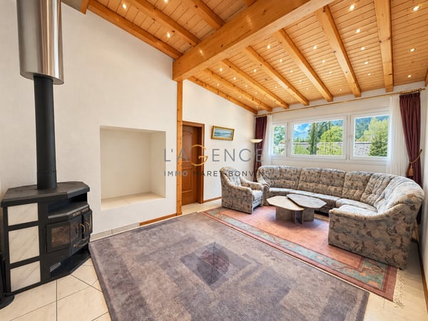 L'ELEGANCE D'UN GRAND CHALET PRIVE FACE AUX ALPES 5