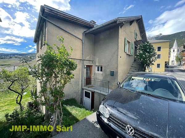 À Saisir au coeur du village de Miège 2