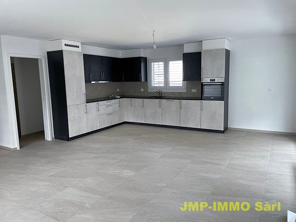 Très bel appartement en attique dans petite PPE 8