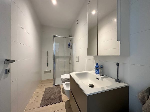 Moderno appartamento 3.5 locali con balcone a Balerna 5