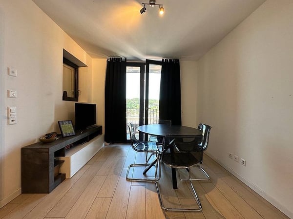 Moderno appartamento 3.5 locali con balcone a Balerna 2