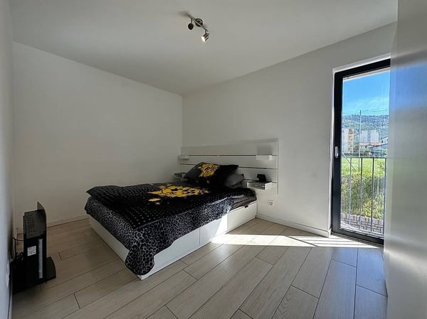 Moderno appartamento 3.5 locali con balcone a Balerna 4