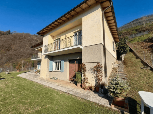 BOSCO LUGANESE | Casa Bifamiliare con Giardino Vista Lago 23