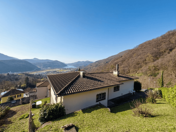 BOSCO LUGANESE | Casa Bifamiliare con Giardino Vista Lago 29