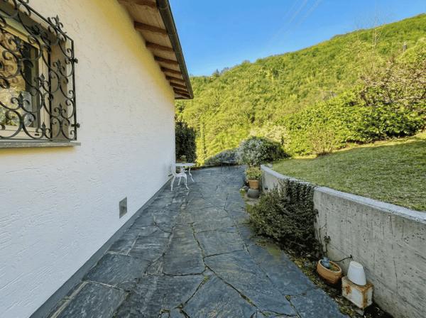 BOSCO LUGANESE | Casa Bifamiliare con Giardino Vista Lago 25