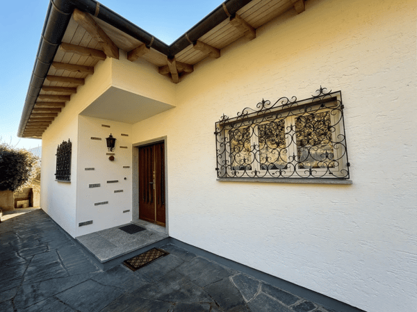 BOSCO LUGANESE | Casa Bifamiliare con Giardino Vista Lago 4