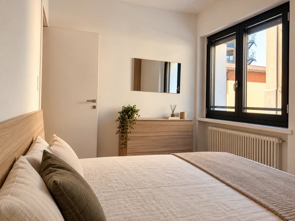 Molino Nuovo 2.5 loc. Arredato Pigione 1'450 Spese 250 4