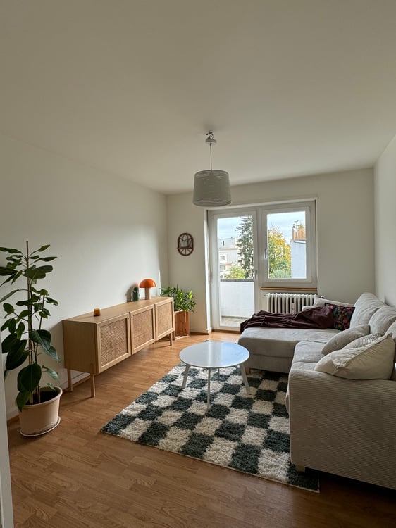 Charmante & helle 2-Zimmerwohnung mit zwei Balkone 2