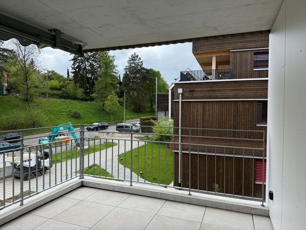 Neubau: Moderne 3 1/2-Zimmer-Wohnung mit Terrasse nahe Kronenplatz 4