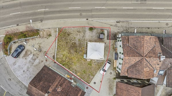 Baugrundstück mit Erweiterungsoption im Zentrum 1