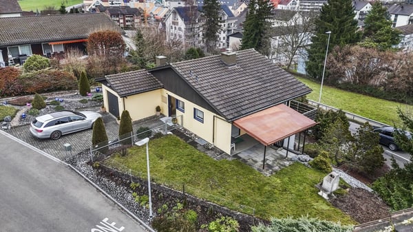 Lebensqualität am Rosenberg – Einfamilienhaus mit Charme 1
