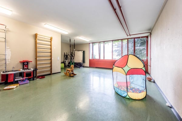 Grosszügige 5.5-Zimmer-Familienwohnung im beliebten Bruggereggquartier 15