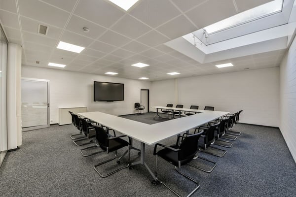 Co-Working Arbeitsplätze - Sitzungszimmer – Schulungsraum 8