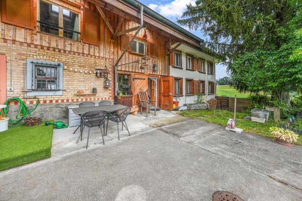Charmantes Bauernhaus mit zwei Wohneinheiten an idyllischer Alleinlage in Oberwangen (Dussnang) 10