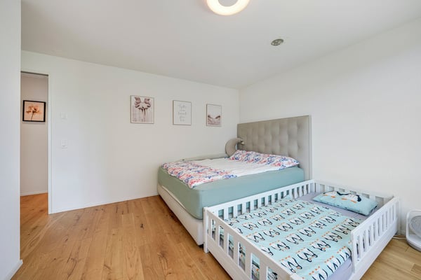 Ein Zuhause mit Weit- und Bergblick sowie hoher Wohnqualität 11