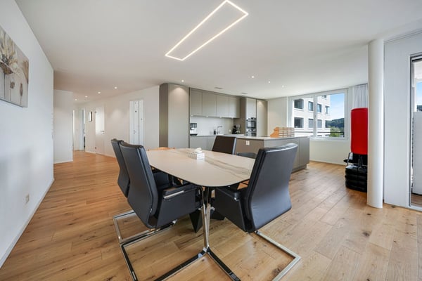Ein Zuhause mit Weit- und Bergblick sowie hoher Wohnqualität 4