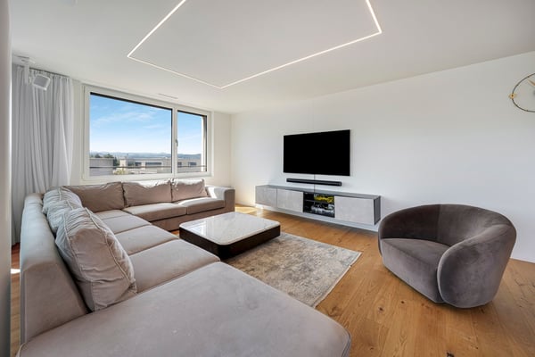 Ein Zuhause mit Weit- und Bergblick sowie hoher Wohnqualität 2