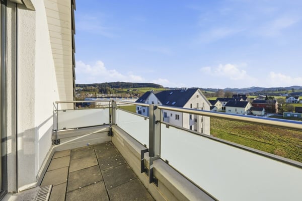 Grosszügige Dachmaisonettewohnung mit viel Licht und drei Balkonen 18
