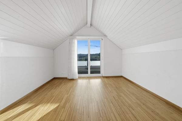 Grosszügige Dachmaisonettewohnung mit viel Licht und drei Balkonen 11