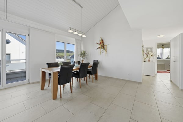 Grosszügige Dachmaisonettewohnung mit viel Licht und drei Balkonen 4