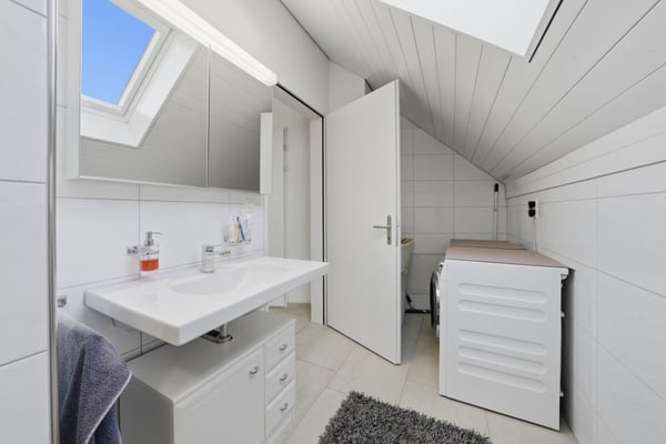 Grosszügige Dachmaisonettewohnung mit viel Licht und drei Balkonen 15