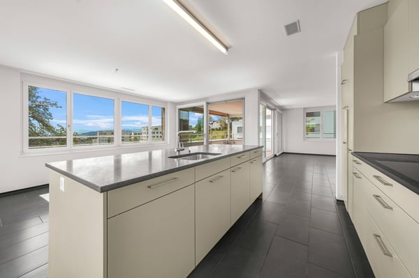 Grosszügiges 5.5-Zimmer-Wohnjuwel mit Weitblick – modern, hochwertig und familienfreundlich 4